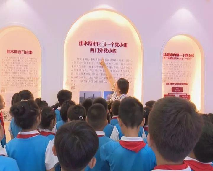 广西女子吃牛排发现尾巴状异物，餐饮行业的卫生安全该如何保障？游戏画面