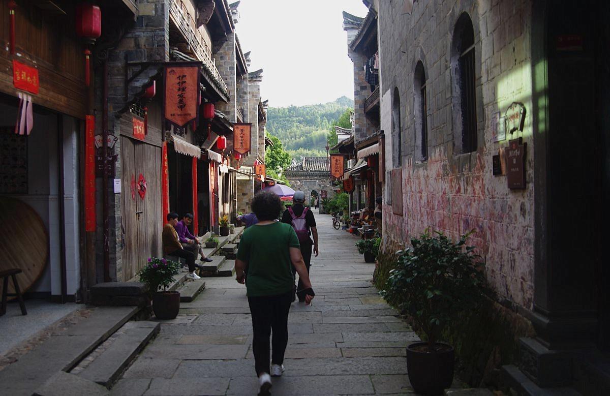 “隐性加班”成常态，合法权益不该“隐形”